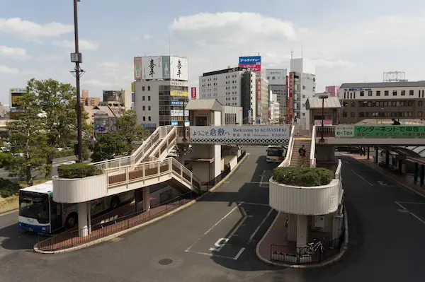 Pedestrian bridge to bus stop